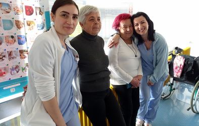 Medicinski sestri SB Nova Gorica z ledvičnima bolnicama.